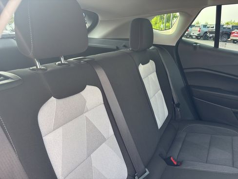 Used 2025 Chevrolet Trax LS image 40