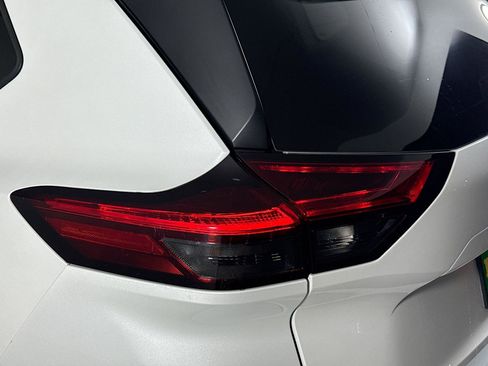 Used 2026 Nissan Rogue SV image 36