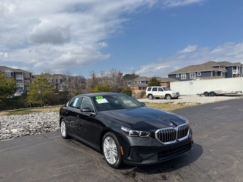 Used 2024 BMW 530i image 7