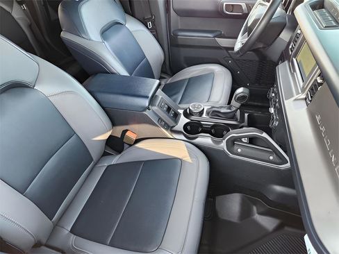 Used 2022 Ford Bronco Outer Banks image 13