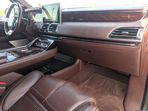 Used 2021 Lincoln Navigator Black Label image 10