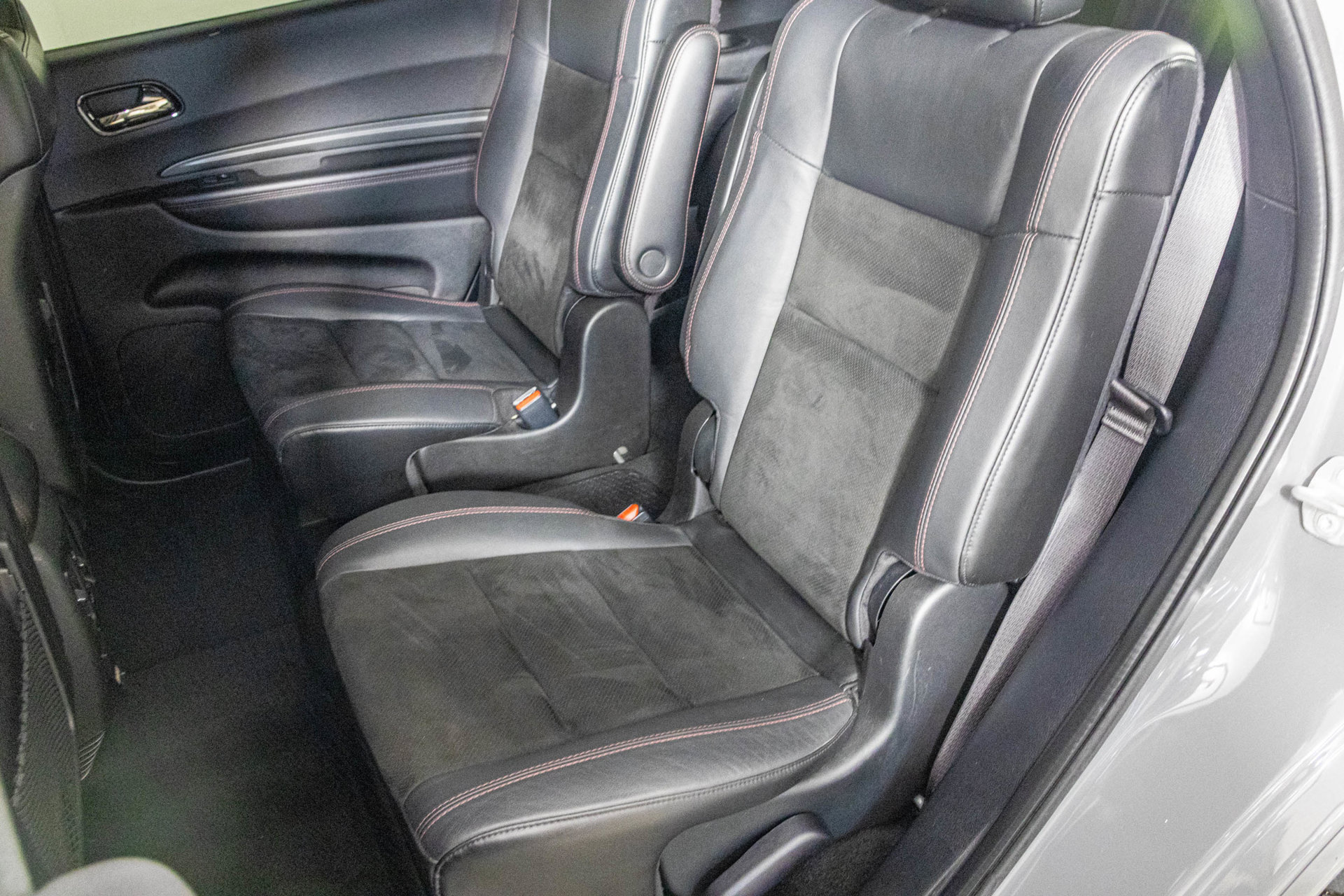 Used 2021 Dodge Durango R/T w/ Blacktop Package AWD/4WD image 38