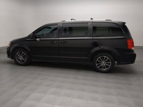 Used 2017 Dodge Grand Caravan SXT w/ Driver Convenience Group FWD image 3