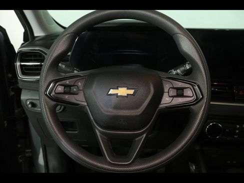 Used 2025 Chevrolet TrailBlazer LT AWD/4WD image 12