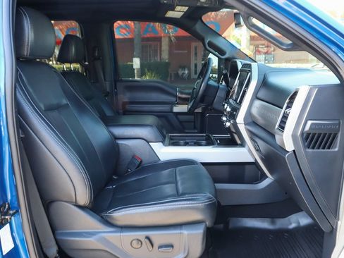 Used 2022 Ford F250 Lariat w/ Black Appearance Package AWD/4WD image 42