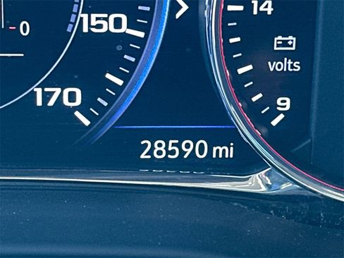 Used 2023 GMC Acadia SLT w/ Elevation Edition image 29