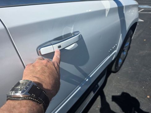 Used 2016 Chevrolet Tahoe LTZ RWD image 20