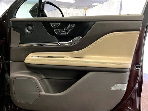 Used 2020 Lincoln Corsair Reserve w/ Elements Package image 23