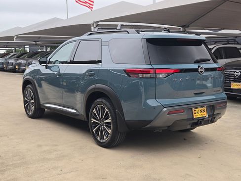 New 2026 Nissan Pathfinder Platinum FWD image 5