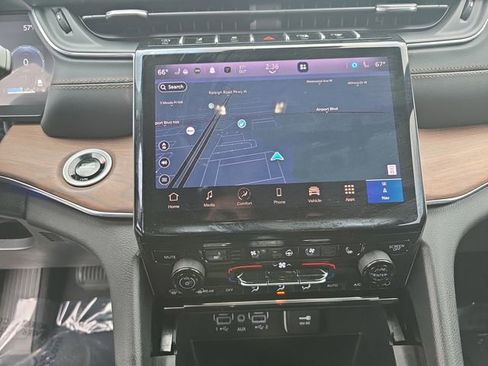 Used 2025 Jeep Grand Cherokee Summit image 22