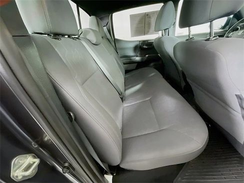 Used 2019 Toyota Tacoma TRD Sport w/ Technology Package image 26