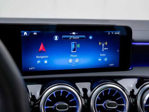 Used 2025 Mercedes-Benz CLA 35 AMG 4MATIC image 27