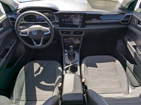New 2025 Volkswagen Taos SE image 15