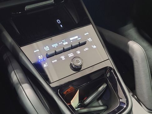 New 2026 Porsche Cayenne image 24