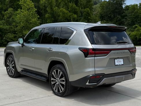Used 2023 Lexus LX 600 4WD w/ Luxury Package image 4