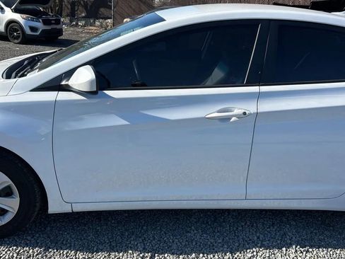 Used 2016 Hyundai Elantra SE image 7