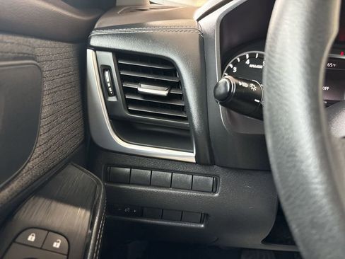 Used 2021 Nissan Rogue S FWD image 17