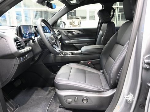 New 2026 Chevrolet Traverse LT w/ LPO, Floor Liner Package image 9