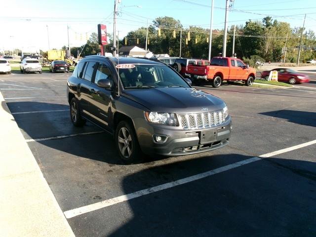 Used 2016 Jeep Compass High Altitude AWD/4WD image 3