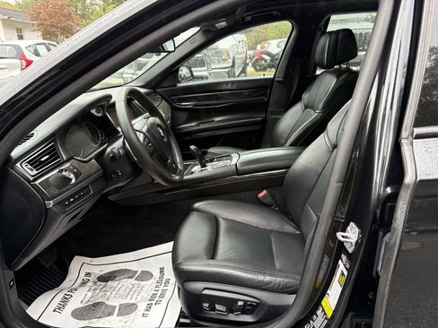 Used 2014 BMW 750Li xDrive image 23