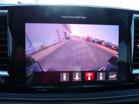 Used 2023 Chrysler Pacifica Touring-L image 12