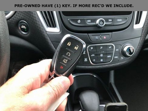 Used 2023 Chevrolet Malibu LT image 2