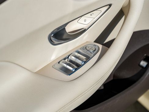 Used 2019 Mercedes-Benz E 450 E 450 w/ AMG Line Package image 32