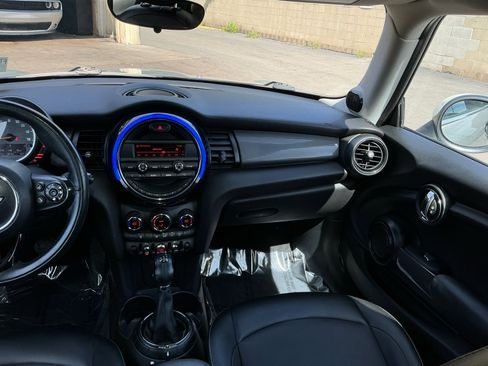 Used 2015 MINI Cooper 2-Door Hardtop image 16