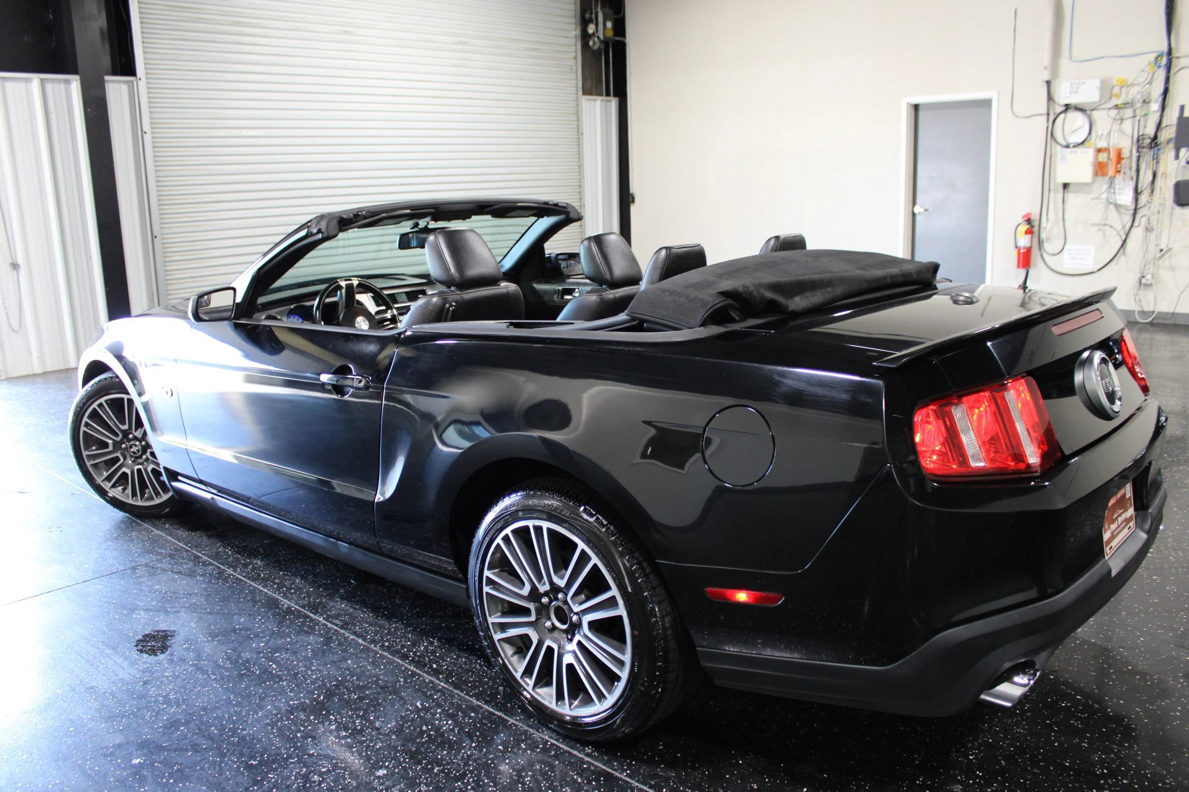 Used 2011 Ford Mustang GT Premium w/ Comfort Pkg RWD image 55
