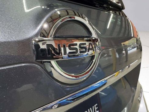 Used 2020 Nissan Rogue SL image 18