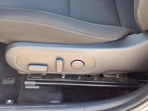 Used 2025 Hyundai Kona SEL AWD/4WD image 4