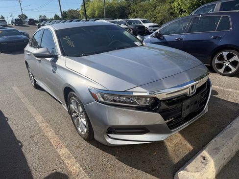 Used 2018 Honda Accord LX image 3