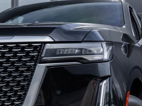 Used 2023 Cadillac Escalade Premium Luxury image 14