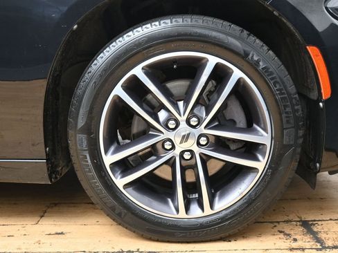 Used 2019 Dodge Charger SXT AWD/4WD image 15