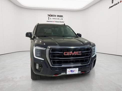 Used 2024 GMC Yukon AT4 w/ Technology Package AWD/4WD image 4