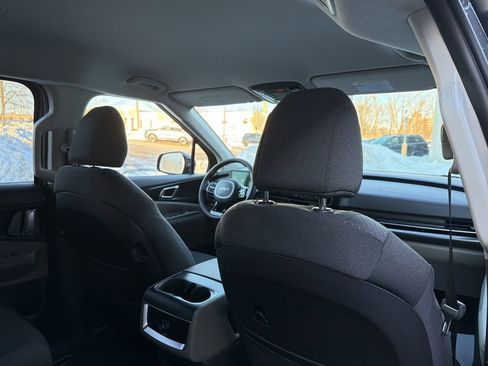 New 2026 Kia Carnival LX FWD image 16