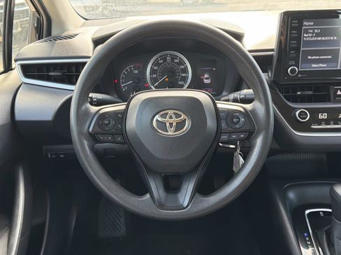 Used 2022 Toyota Corolla LE image 7