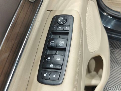Used 2014 Jeep Grand Cherokee Overland AWD/4WD image 53