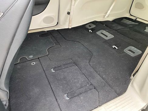 Used 2017 Chrysler Pacifica Touring-L Plus w/ Tire & Wheel Group image 20