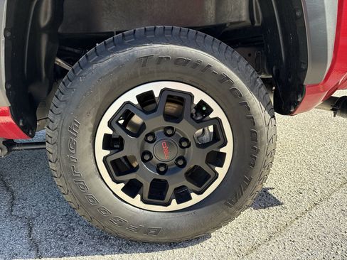 Certified 2026 Toyota Tacoma TRD Off-Road AWD/4WD image 18