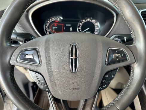 Used 2017 Lincoln MKX Reserve FWD image 23