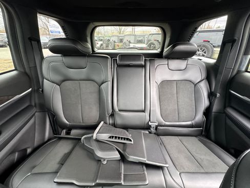 New 2026 Jeep Grand Cherokee Altitude AWD/4WD image 25