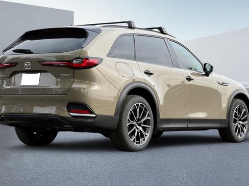 Used 2025 MAZDA CX-70 Plug-In Hybrid w/ Premium Plus image 3