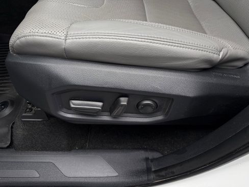 Used 2023 Toyota Tundra Limited image 11