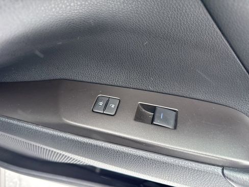 Used 2023 Toyota Camry SE image 39