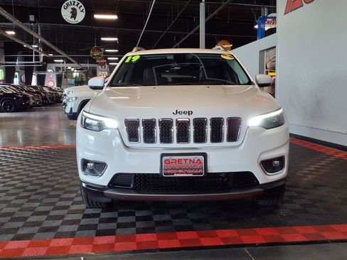 Used 2019 Jeep Cherokee Limited image 2