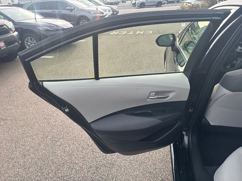 Used 2020 Toyota Corolla LE image 36