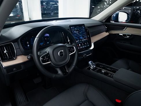 Used 2025 Volvo XC90 B6 Plus image 18