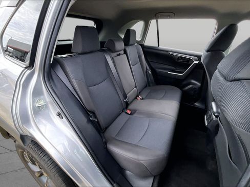 Used 2022 Toyota RAV4 LE FWD image 20