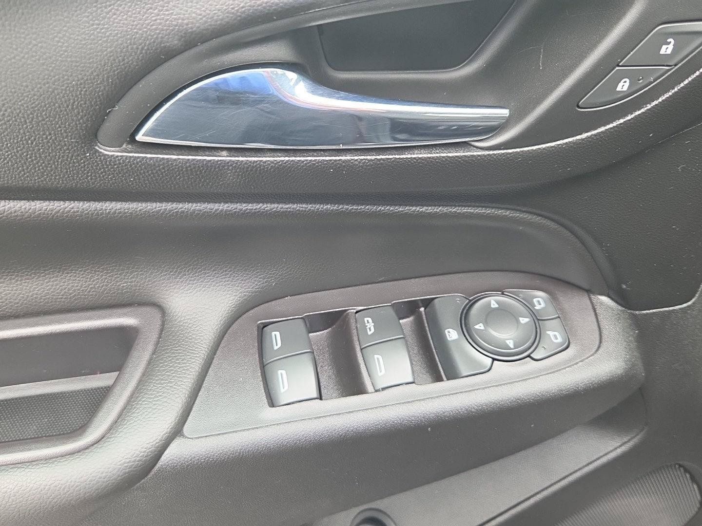 Used 2020 Chevrolet Equinox LT FWD image 11